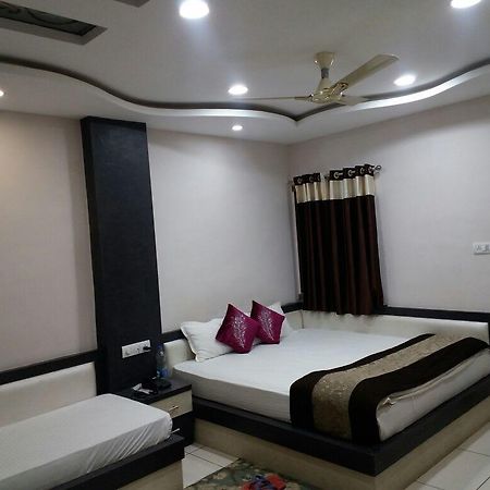 Hotel Surbhi Palace Gadarwara Narsinghpur Room photo