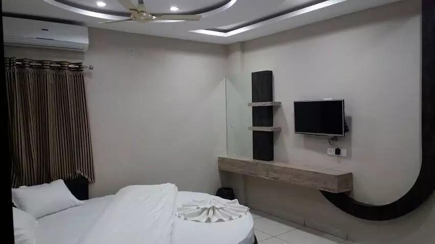 Hotel Surbhi Palace Gadarwara Narsinghpur Room photo